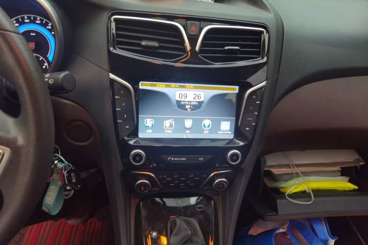 Used Haima Fumei F7 2017 1.5T 7-Seater Automatic Standard Edition Audio And AC Panel