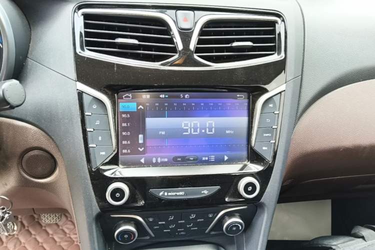 Used Haima Fumei F7 2017 1.5T 7-Seater Manual Standard Edition Audio And AC Panel