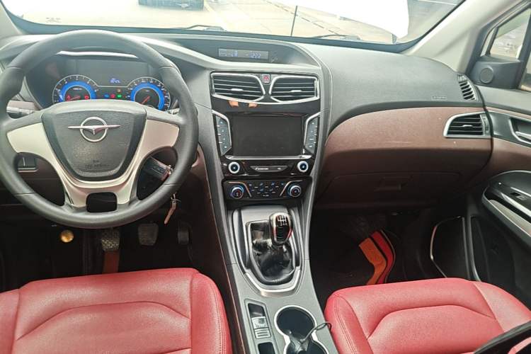 Used Haima Fumei F7 2017 1.5T 7-Seater Manual Standard Edition Audio And AC Panel