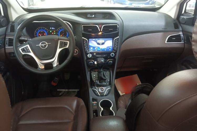 Used Haima Fumei F7 2017 1.5T 7-Seater Automatic Comfort Version Center Console