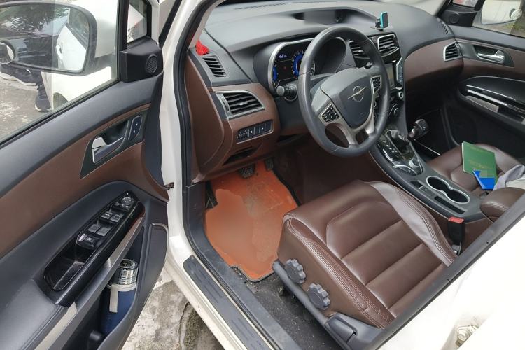 Used Haima Fumei F7 2017 1.5T 7-Seater Automatic Standard Edition Driver Seat