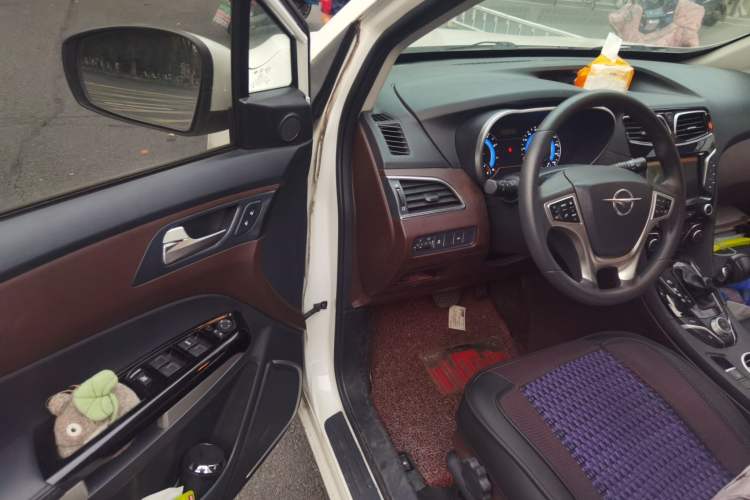 Used Haima Fumei F7 2017 1.5T 7-Seater Automatic Standard Edition Driver Seat