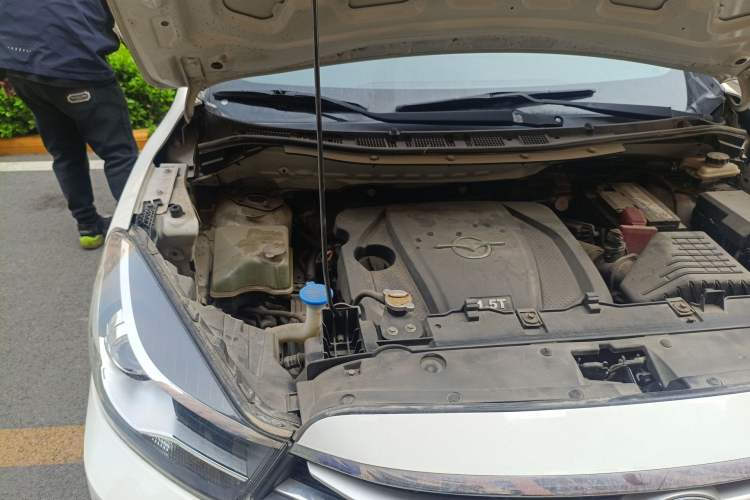 Used Haima Fumei F7 2017 1.5T 7-Seater Automatic Standard Edition Engine Bay Right