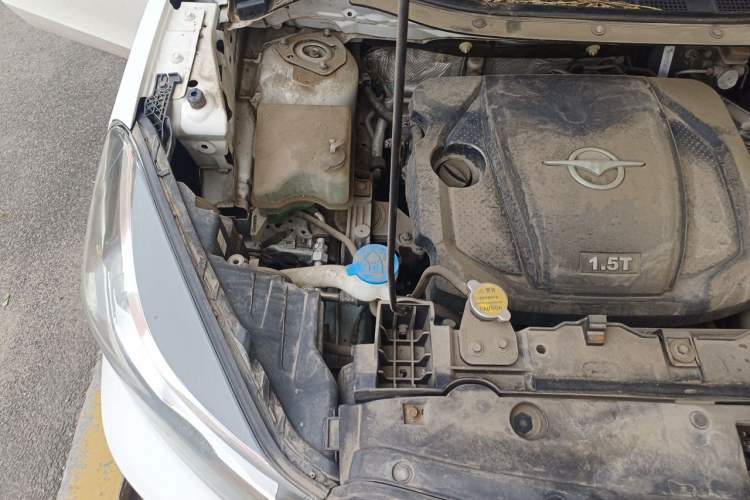 Used Haima Fumei F7 2017 1.5T 7-Seater Automatic Standard Edition Engine Bay Right