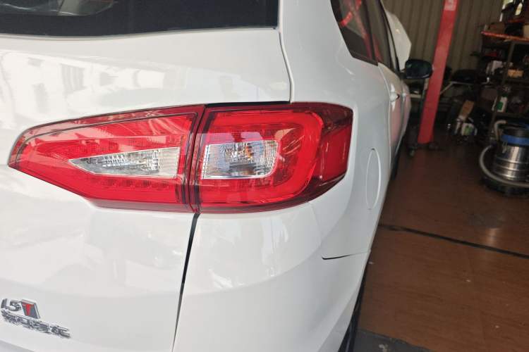 Used Haima Fumei F7 2017 1.5T 7-Seater Automatic Comfort Version Exterior 1