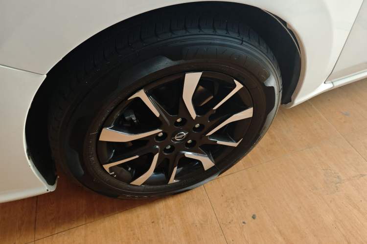 Used Haima Fumei F7 2017 1.5T 7-Seater Automatic Comfort Version Exterior 2