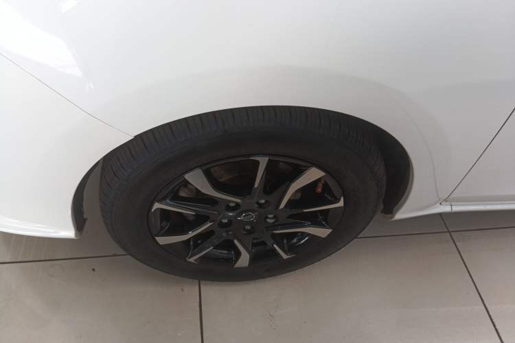 Used Haima Fumei F7 2017 1.5T 7-Seater Automatic Comfort Version Exterior 4