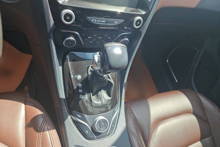 Used Haima Fumei F7 2017 1.5T 7-Seater Automatic Comfort Version Gear Lever