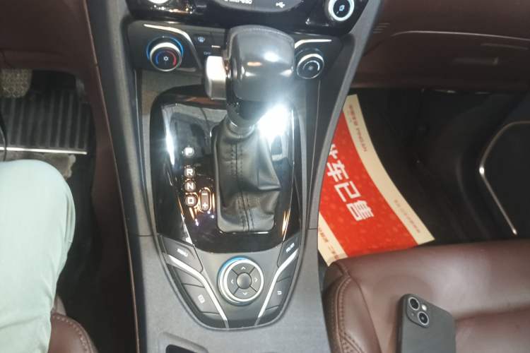 Used Haima Fumei F7 2017 1.5T 7-Seater Automatic Comfort Version Gear Lever