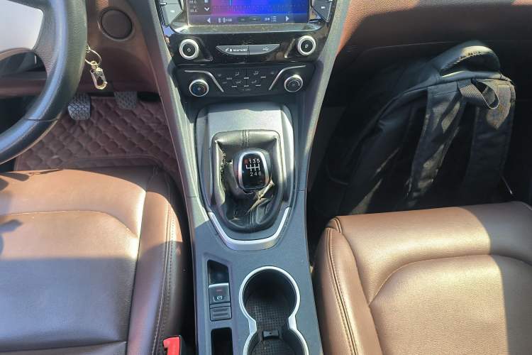 Used Haima Fumei F7 2017 1.5T 7-Seater Manual Standard Edition Gear Lever