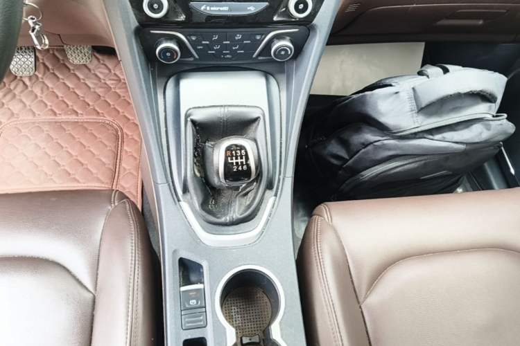 Used Haima Fumei F7 2017 1.5T 7-Seater Manual Standard Edition Gear Lever