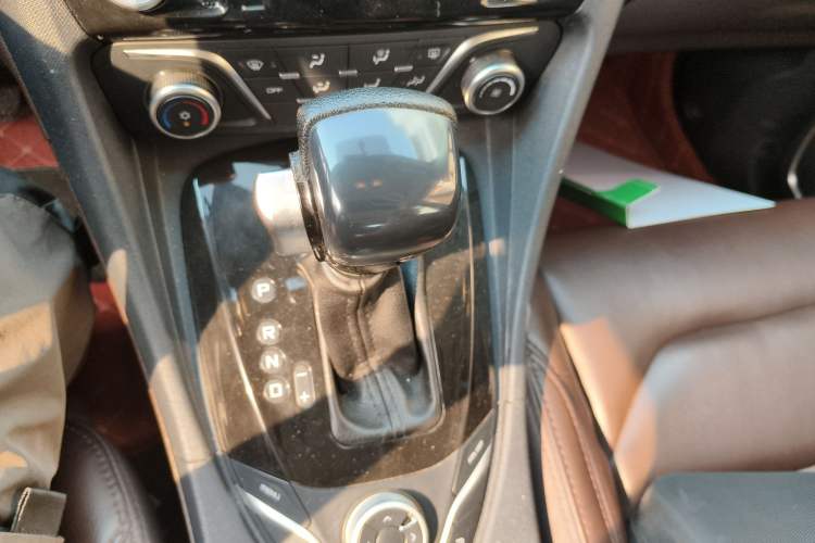 Used Haima Fumei F7 2017 1.5T 7-Seater Automatic Comfort Version Gear Lever