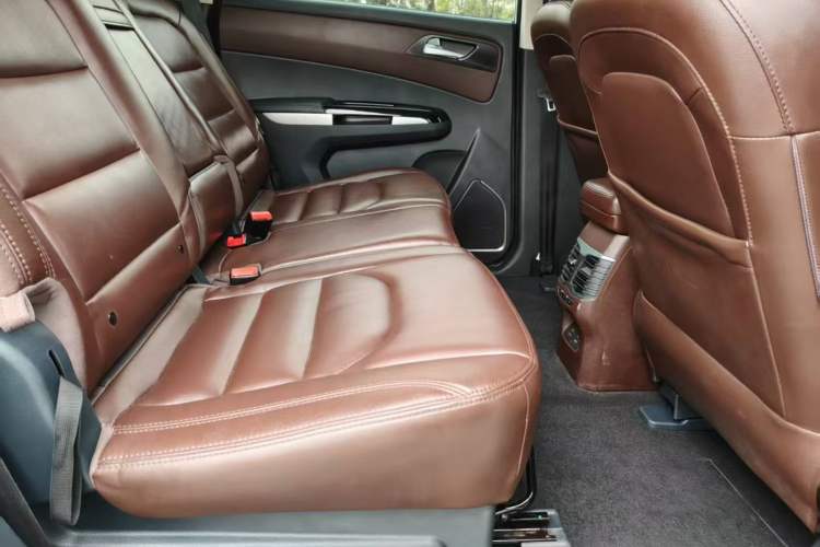 Used Haima Fumei F7 2017 1.5T 7-Seater Automatic Comfort Version Interior 3