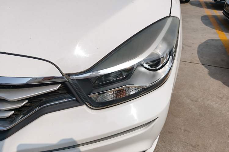 Used Haima Fumei F7 2017 1.5T 7-Seater Automatic Comfort Version Left Front Headlight