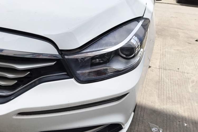 Used Haima Fumei F7 2017 1.5T 7-Seater Manual Standard Edition Left Front Headlight