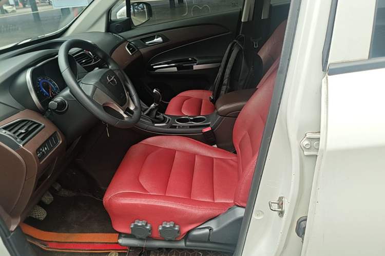 Used Haima Fumei F7 2017 1.5T 7-Seater Manual Standard Edition Left Front Seat