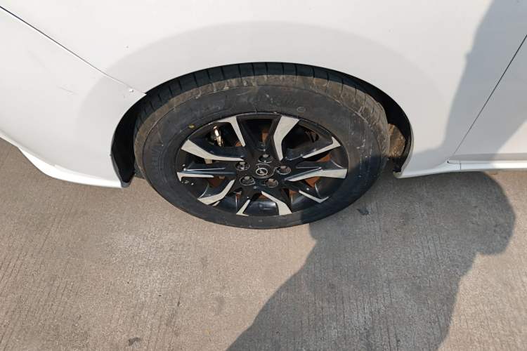 Used Haima Fumei F7 2017 1.5T 7-Seater Automatic Comfort Version Left Front Wheel Hub