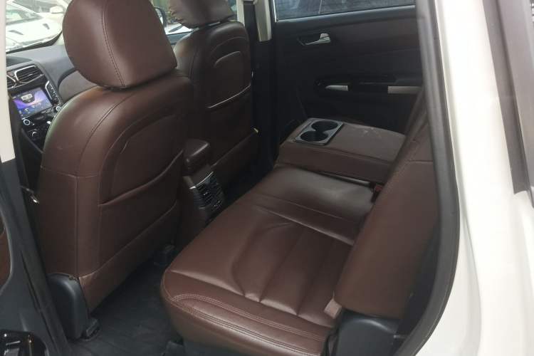 Used Haima Fumei F7 2017 1.5T 7-Seater Automatic Comfort Version Left Rear Seat