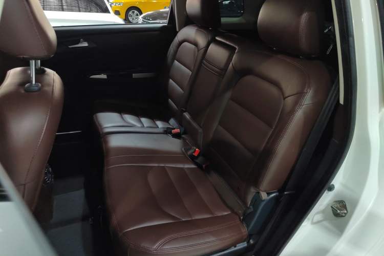 Used Haima Fumei F7 2017 1.5T 7-Seater Automatic Comfort Version Left Rear Seat