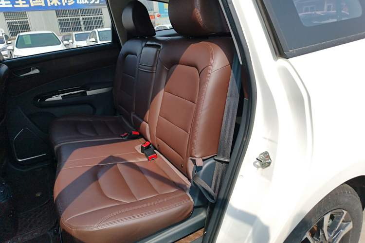 Used Haima Fumei F7 2017 1.5T 7-Seater Automatic Comfort Version Left Rear Seat