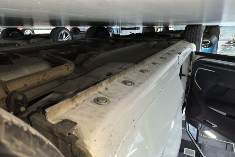 Used Haima Fumei F7 2017 1.5T 7-Seater Automatic Standard Edition Left Side Sill