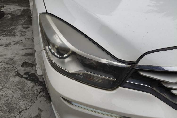 Used Haima Fumei F7 2017 1.5T 7-Seater Automatic Standard Edition Right Front Headlight