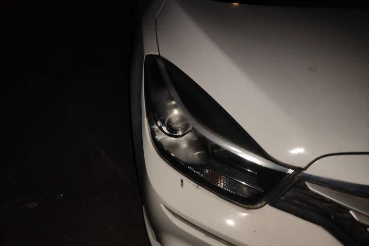 Used Haima Fumei F7 2017 1.5T 7-Seater Manual Standard Edition Right Front Headlight