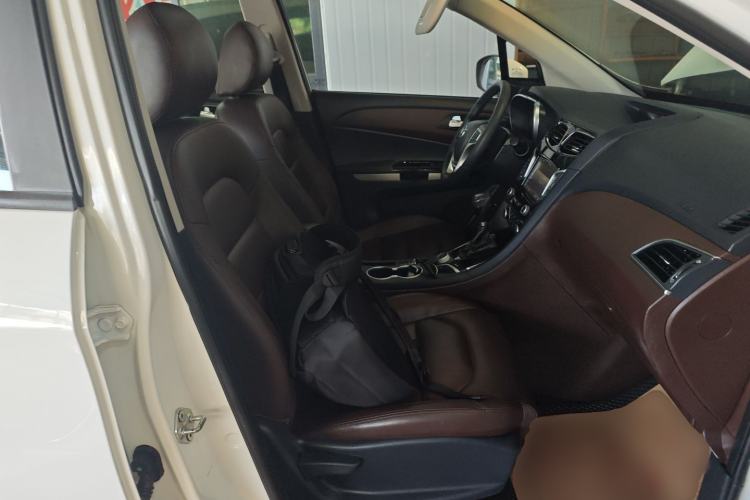 Used Haima Fumei F7 2017 1.5T 7-Seater Automatic Comfort Version Right Front Seat