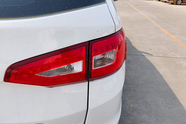 Used Haima Fumei F7 2017 1.5T 7-Seater Automatic Comfort Version Right Rear Taillight