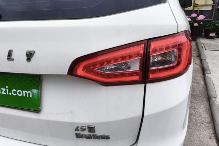 Used Haima Fumei F7 2017 1.5T 7-Seater Manual Standard Edition Right Rear Taillight