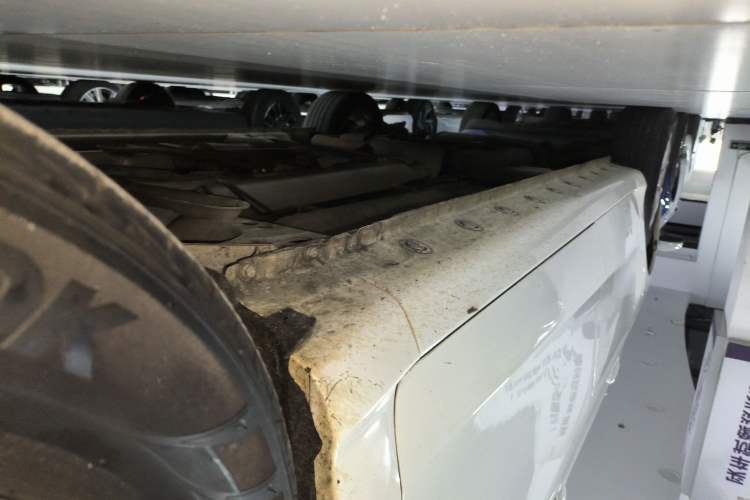 Used Haima Fumei F7 2017 1.5T 7-Seater Automatic Standard Edition Right Side Sill