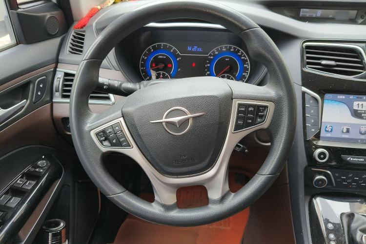 Used Haima Fumei F7 2017 1.5T 7-Seater Automatic Standard Edition Steering Wheel