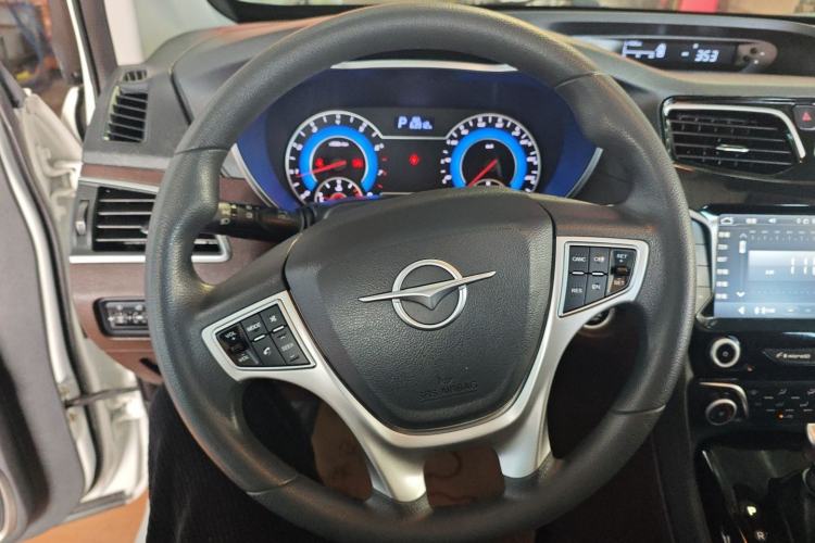 Used Haima Fumei F7 2017 1.5T 7-Seater Automatic Comfort Version Steering Wheel