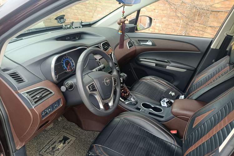 Used Haima Fumei MPV 2017 7-Seater Version 1.5T Automatic – Comfort & Enjoyment Trim Interior 2