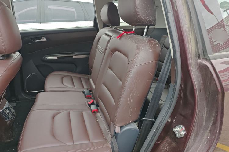Used Haima Fumei MPV 2017 7-Seater Version 1.5T Automatic Value-Added Edition Interior 1