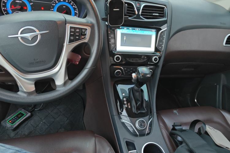 Used Haima Fumei MPV 2017 7-Seater Version 1.5T Automatic – Comfort & Enjoyment Trim Interior 2