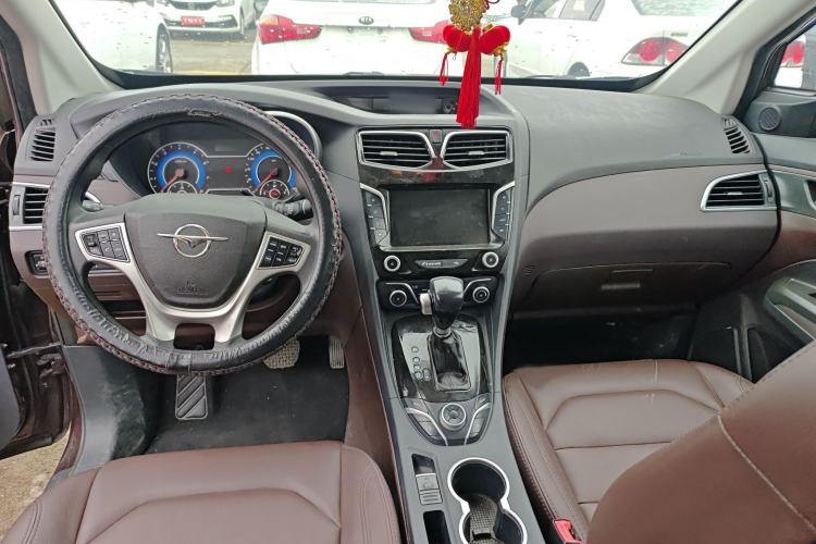 Used Haima Fumei MPV 2017 7-Seater Version 1.5T Automatic Value-Added Edition Interior 3
