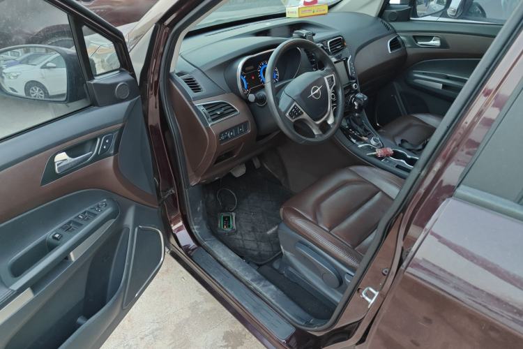Used Haima Fumei MPV 2017 7-Seater Version 1.5T Automatic – Comfort & Enjoyment Trim Interior 3