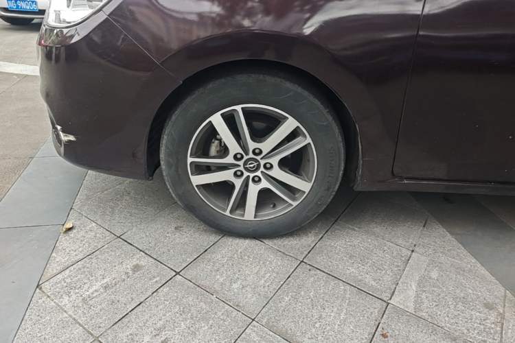 Used Haima Fumei MPV 2017 7-Seater Version 1.5T Automatic – Comfort Edition Left Front Wheel Hub