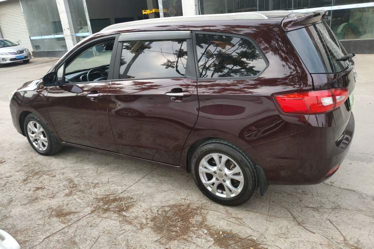 Used Haima Fumei MPV 2017 7-Seater Version 1.5T Automatic Value-Added Edition Left Side