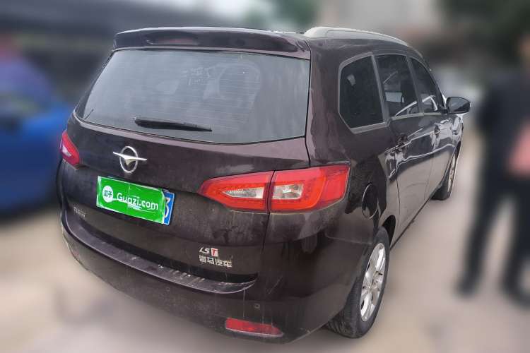 Used Haima Fumei MPV 2017 7-Seater Version 1.5T Automatic – Comfort & Enjoyment Trim Rear Right 45 Deg