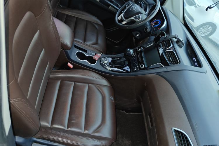 Used Haima Fumei MPV 2017 7-Seater Version 1.5T Automatic – Comfort & Enjoyment Trim Right Front Seat
