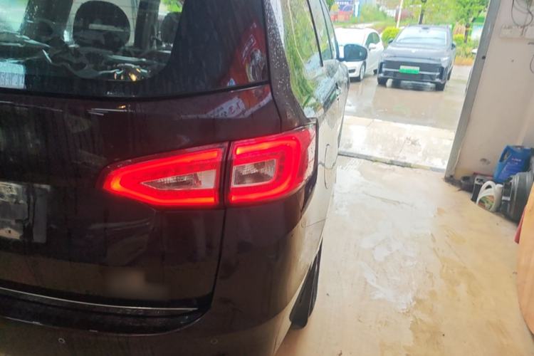Used Haima Fumei MPV 2017 7-Seater Version 1.5T Automatic – Comfort Edition Right Rear Taillight