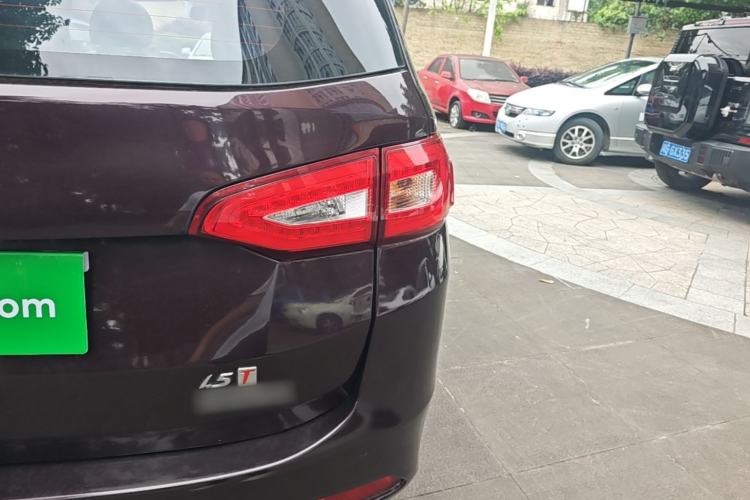 Used Haima Fumei MPV 2017 7-Seater Version 1.5T Automatic – Comfort Edition Right Rear Taillight