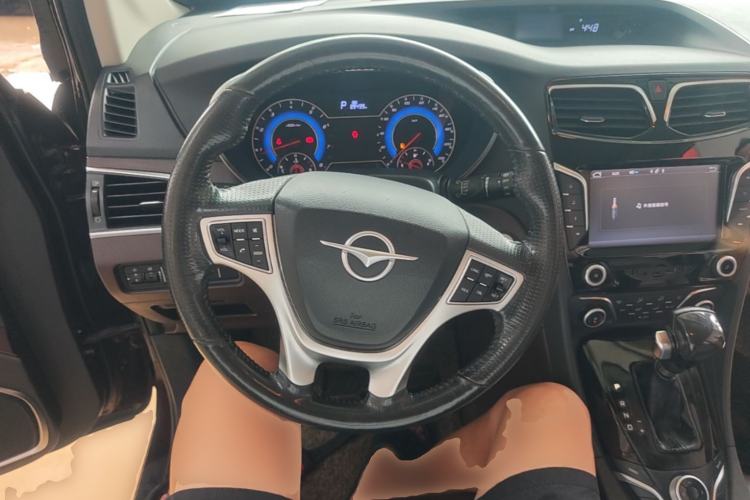 Used Haima Fumei MPV 2017 7-Seater Version 1.5T Automatic – Comfort Edition Steering Wheel