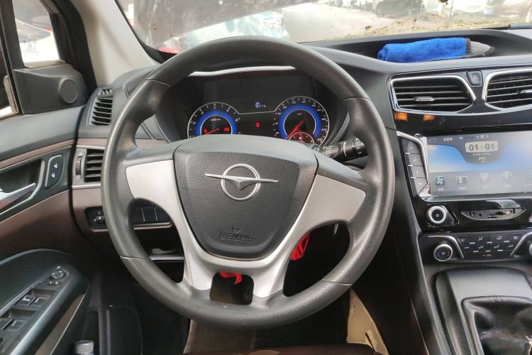 Used Haima Fumei MPV 2017 7-Seater Version 1.5T Manual – Comfort & Enjoyment Trim Steering Wheel