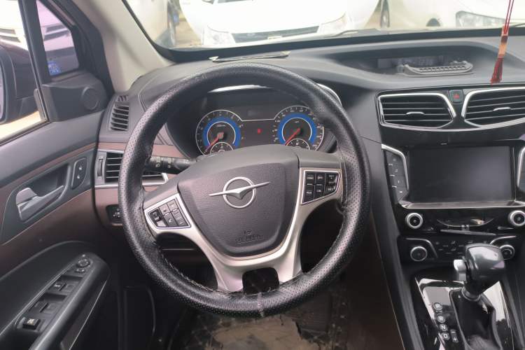 Used Haima Fumei MPV 2017 7-Seater Version 1.5T Automatic – Comfort & Enjoyment Trim Steering Wheel