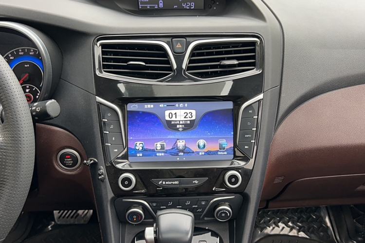 Used Haima Fumei MPV 2017 7-Seater Version 1.5T Automatic – Comfort Edition Audio And AC Panel