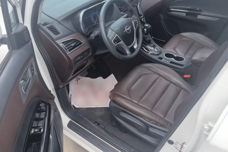 Used Haima Fumei MPV 2017 6-Seater Version 1.5T Automatic – Comfortable & Smooth Trim Driver Seat