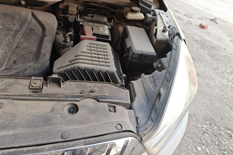 Used Haima Fumei MPV 2017 7-Seater Version 1.5T Automatic – Comfort & Enjoyment Trim Engine Bay Left